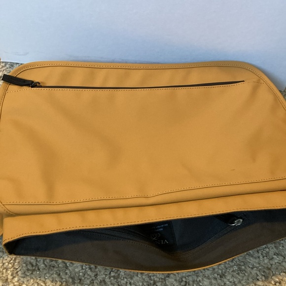 NWT Venque Urban Messenger Bag Brown Camel - Picture 9 of 12